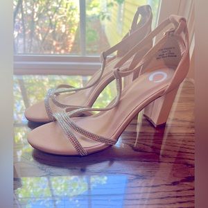 Brand new Denali nude heels! Journee Collection! 7.5M